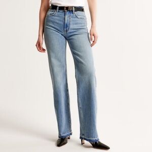 NWT A & F Ultra High Rise 90s Straight Jean Medium With Let Down Hem 31/12 Short